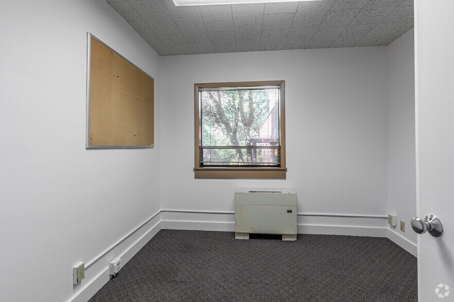 More Photos Of 2455 NW Marshall St, Portland Office For Lease