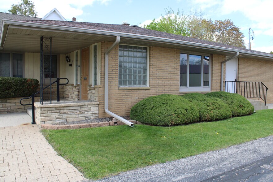 More Photos Of 130 N Fond Du Lac Ave, Campbellsport Office For Lease
