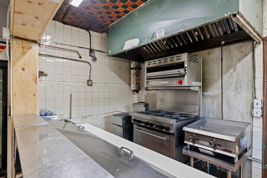 More Photos Of 7201 S Dixie Hwy, West Palm Beach Restaurant For Lease