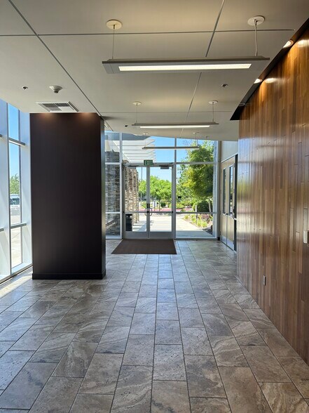 More Photos Of 990 Reserve Dr, Roseville Office For Sale