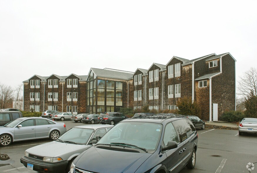 More Photos Of 929 Boston Post Rd, Old Saybrook Office For Lease