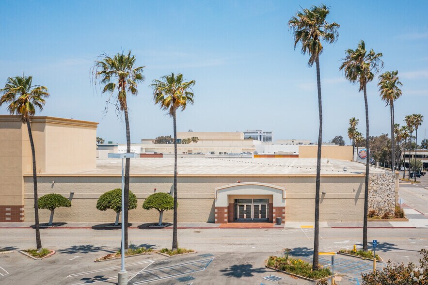 More Photos Of 21712 Hawthorne Blvd, Torrance General Retail For Lease