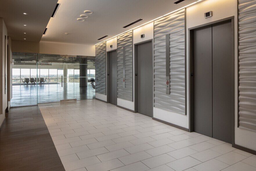 More Photos Of 2500 Windy Ridge Pky SE, Atlanta Office For Lease