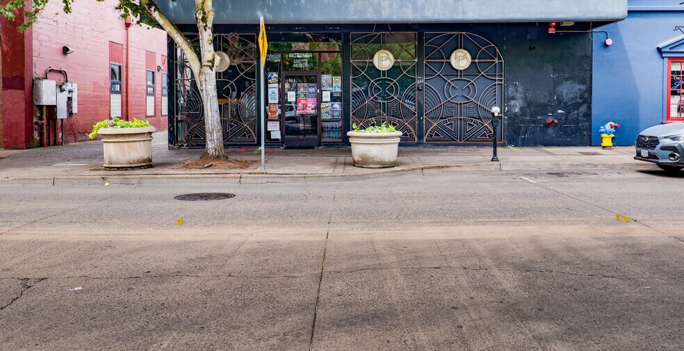 More Photos Of 844 Olive St, Eugene Restaurant For Lease