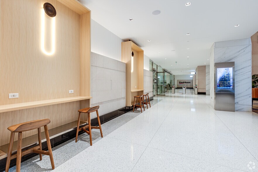 More Photos Of 60 S 6th St, Minneapolis Office For Lease