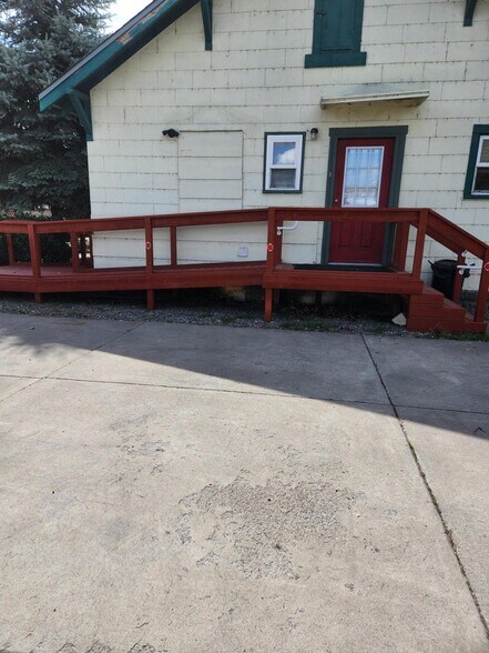 More Photos Of 325 S 5th St, Klamath Falls Medical For Sale