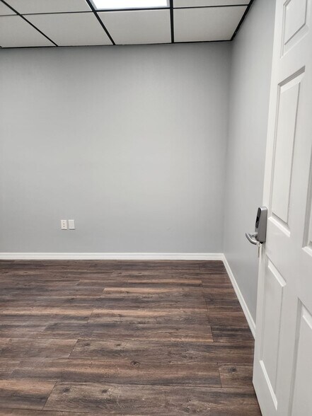 More Photos Of 102 Columbia Dr, Cape Canaveral Office Residential For Sale