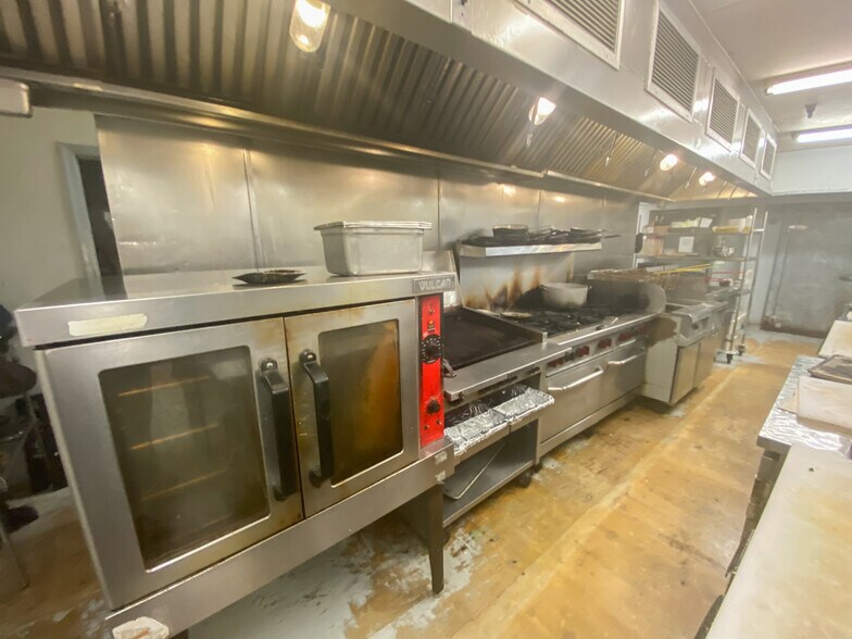 More Photos Of 14442 Solomons Island Rd, Solomons Restaurant For Lease