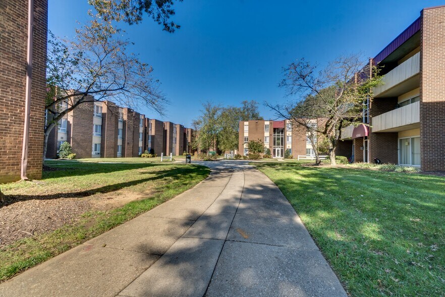 More Photos Of 8340 Indian Head Hwy, Fort Washington Apartments For Sale