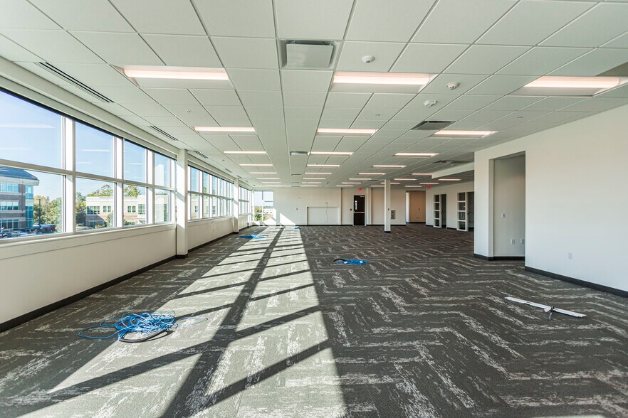 More Photos Of 2101 High Wickham Pl, Louisville Office For Sale
