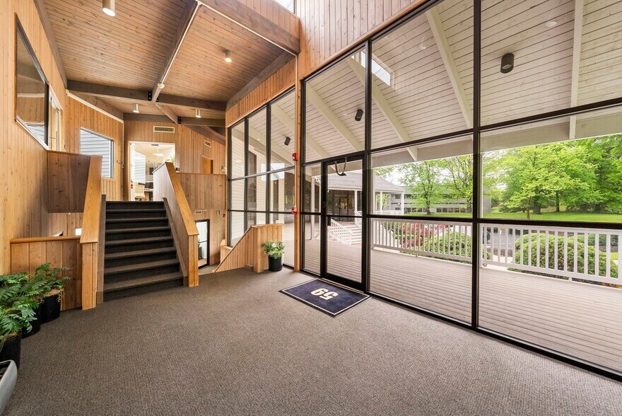 More Photos Of 59 Avenue at the Commons, Shrewsbury Medical For Lease