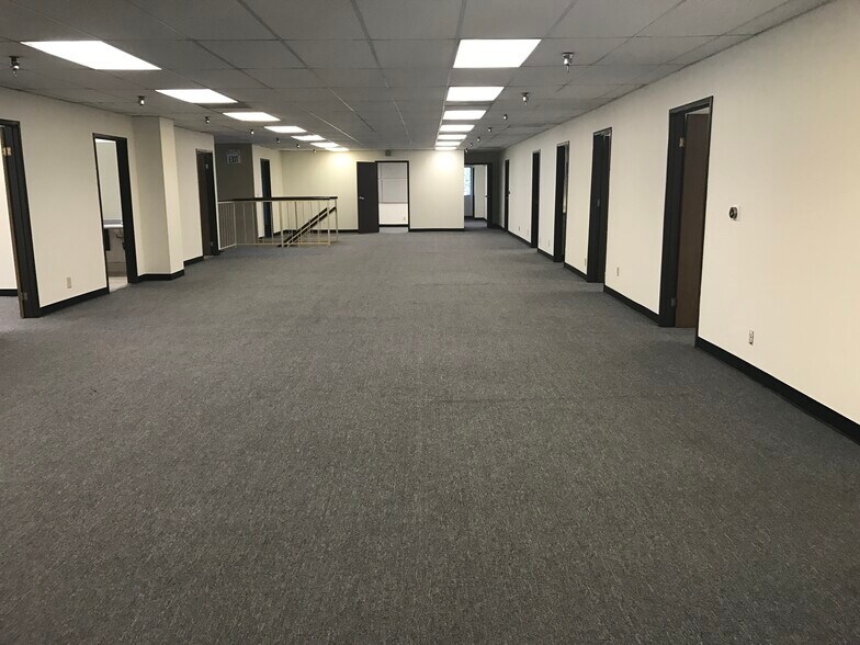 More Photos Of 15392 Cobalt St, Sylmar Warehouse For Lease