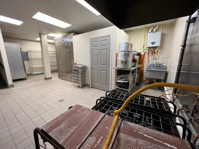 More Photos Of 4260 E Ponce De Leon Ave, Clarkston Freestanding For Lease