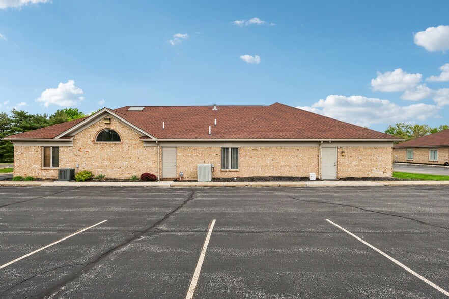 More Photos Of 819 Southwestern Run, Youngstown Medical For Sale