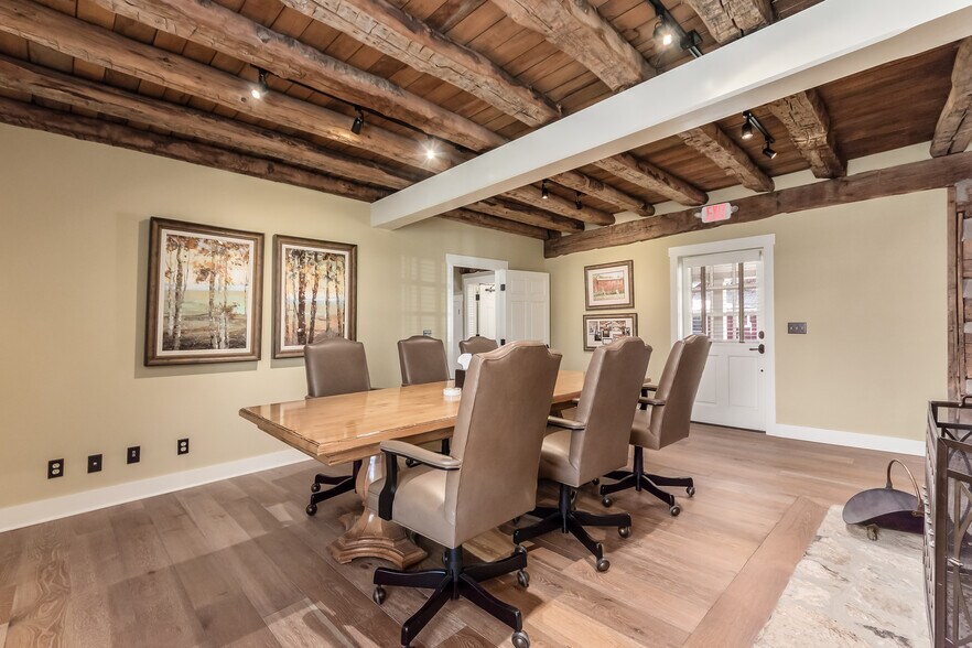 More Photos Of 109 S High St, Dublin Loft Creative Space For Sale