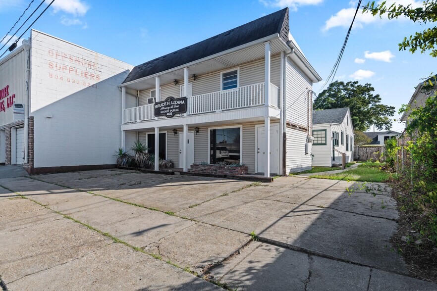 More Photos Of 405 N Causeway Blvd, Metairie Freestanding For Sale