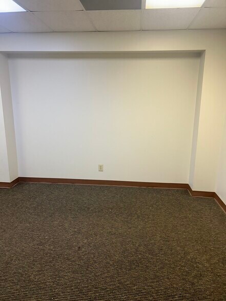 More Photos Of 418 W Peace St, Raleigh Warehouse For Lease