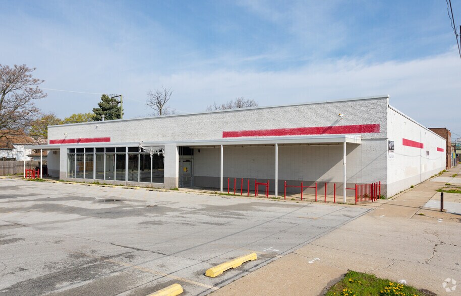 More Photos Of 8240 S Stony Island Ave, Chicago Storefront For Lease