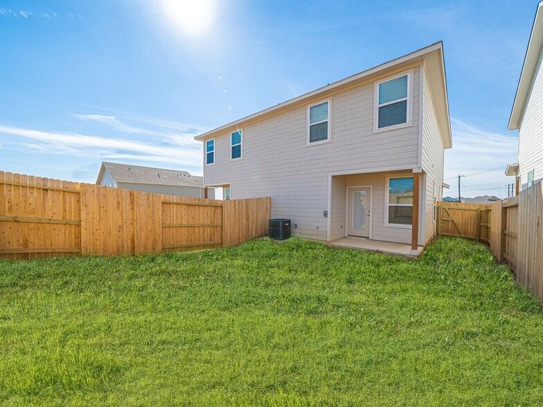 More Photos Of 6408 Segovia Ranch, San Antonio Apartments For Sale