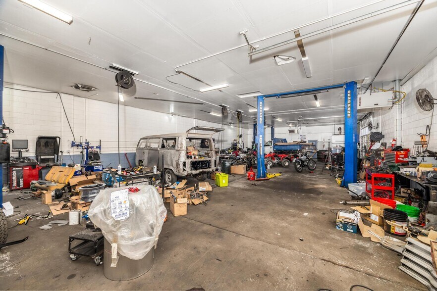 More Photos Of 511 N 1300 E, St George Warehouse For Sale