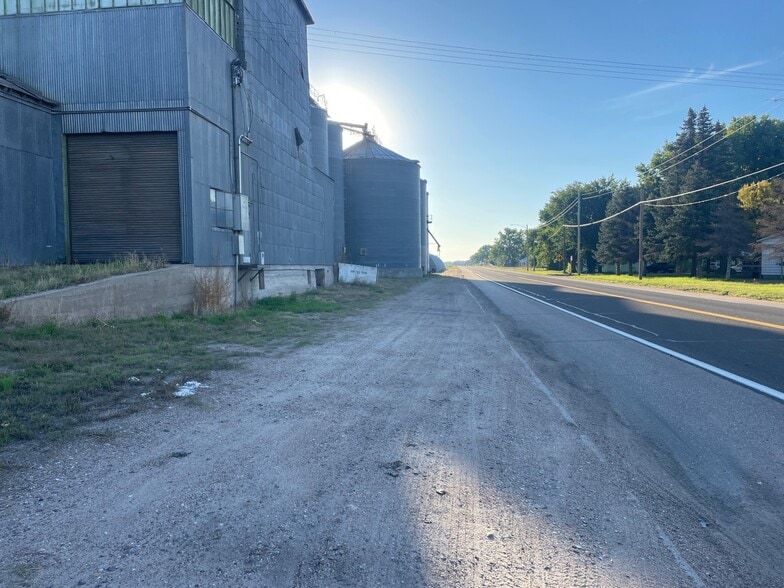 More Photos Of 102 26 Hwy, Lewellen Flex For Sale