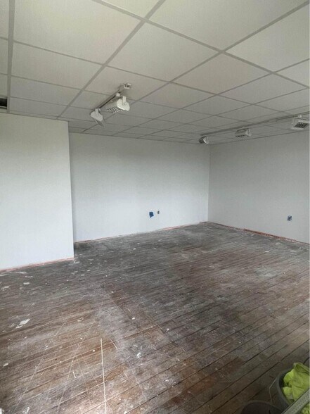 More Photos Of 328 Maple Ave, Horsham Township Office Residential For Lease