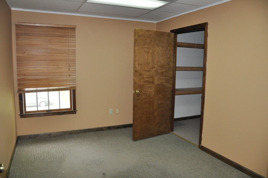 More Photos Of 5 Ravine Dr, Matawan Medical For Lease