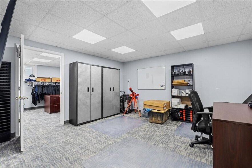 More Photos Of 57 Mountain Rd, Halifax Office For Sale