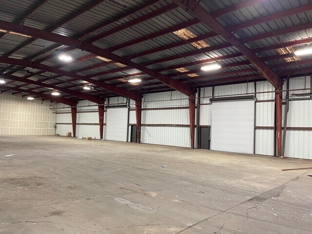 More Photos Of 11765 Darryl Dr, Baton Rouge Warehouse For Lease
