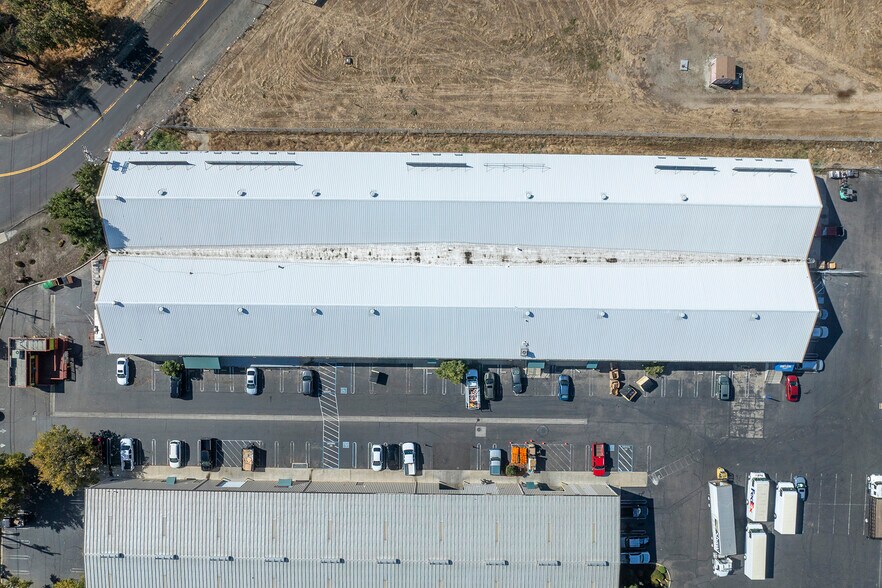 More Photos Of 615-621 Kansas Ave, Modesto Light Distribution For Lease