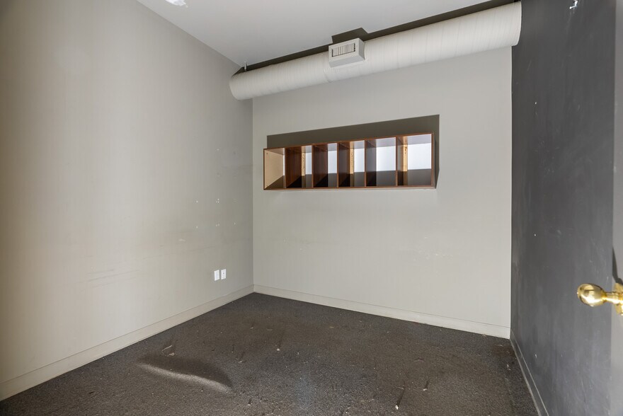 More Photos Of 9612 Franklin Av, Fort McMurray Freestanding For Lease