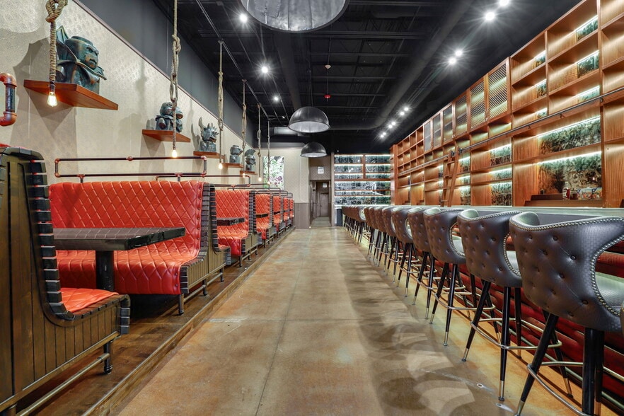 More Photos Of 819 N California Ave, Chicago Bar For Sale