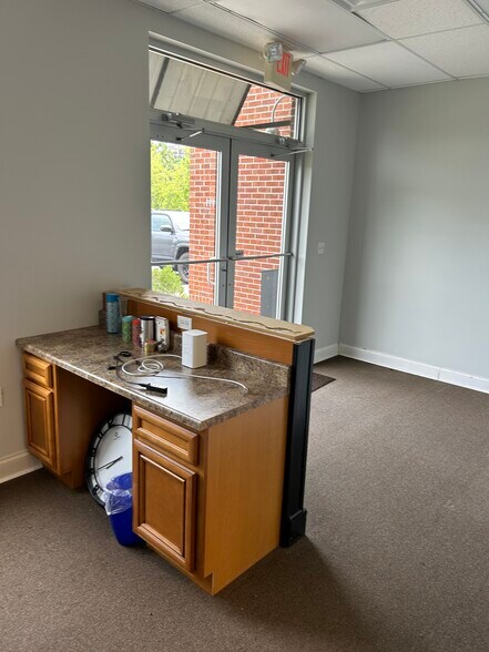 More Photos Of 2575 Willow Point Way, Knoxville Office For Lease