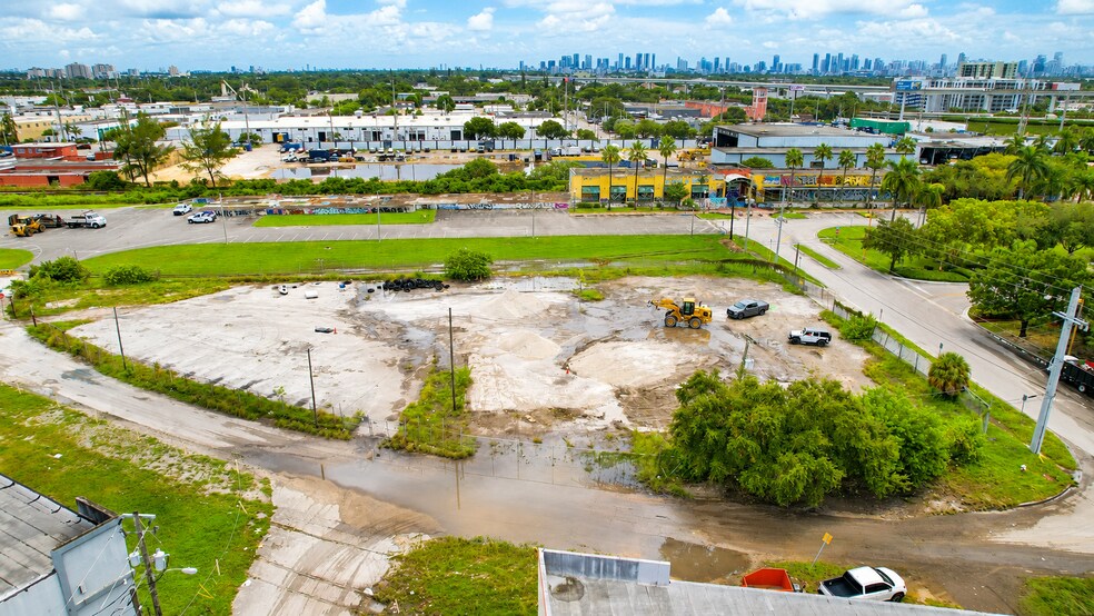 More Photos Of 1171 SE 10th Ave, Hialeah Land For Lease