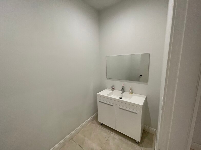 More Photos Of 3004 NW 79th Ave, Doral Warehouse For Lease