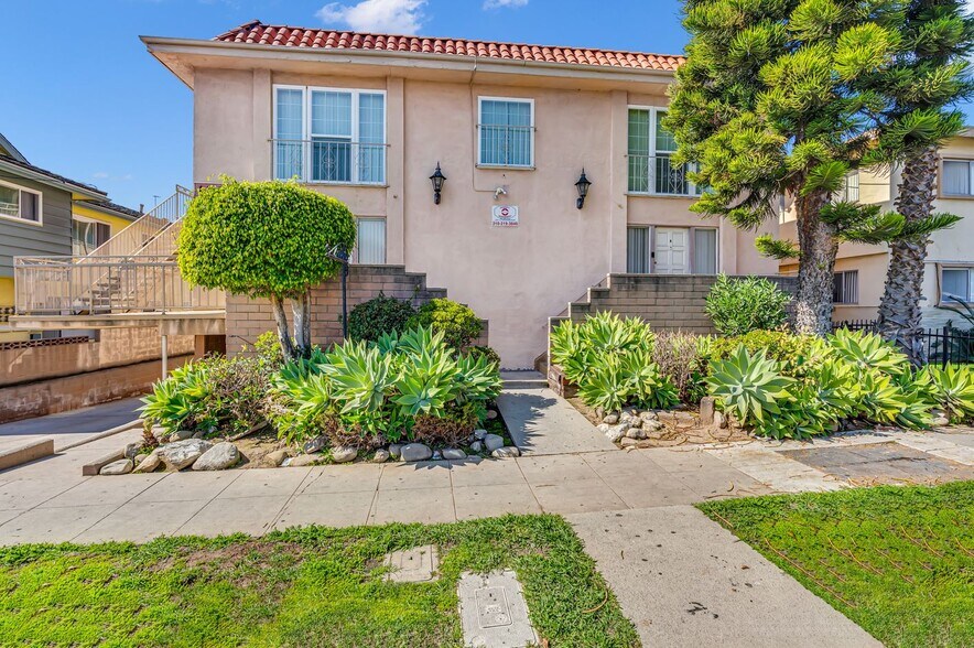 More Photos Of 12705 Ramona Ave, Hawthorne Apartments For Sale