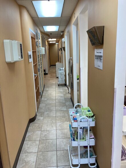 More Photos Of 19703-19773 N Frederick Rd, Germantown Storefront For Lease