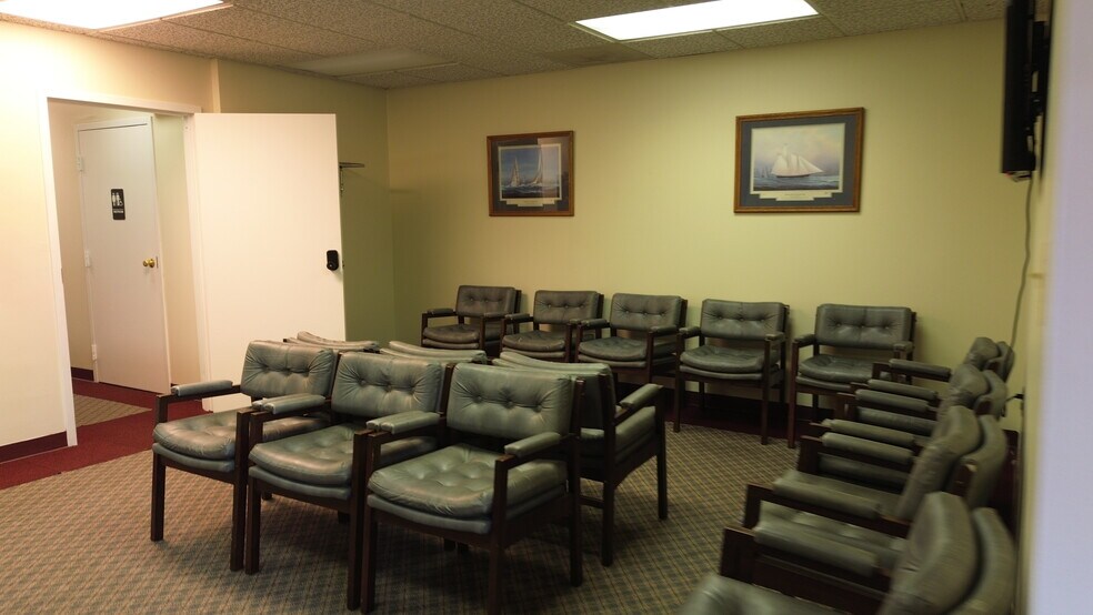 More Photos Of 7 Post Office Rd, Waldorf Medical For Sale