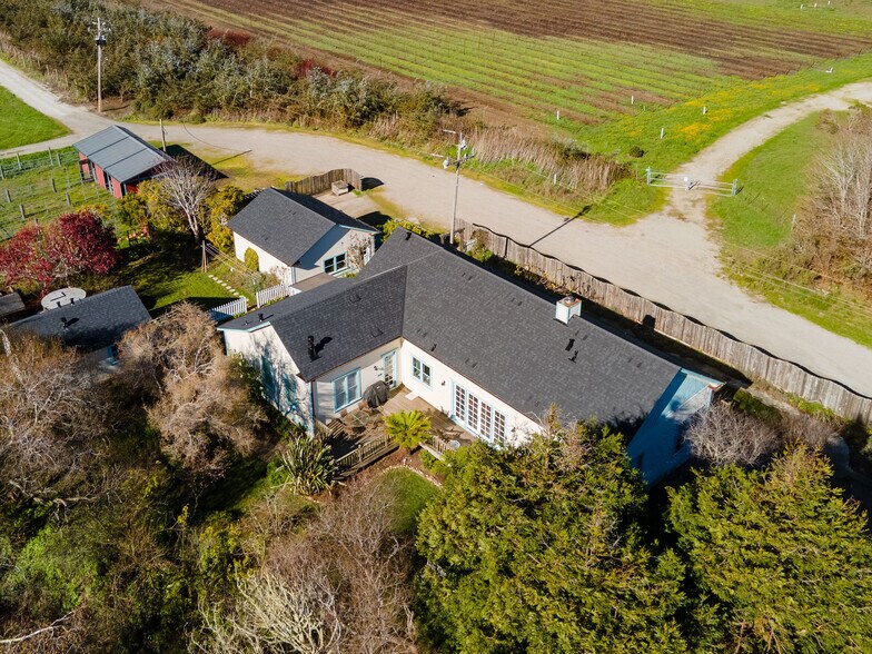 More Photos Of 393 Stage Rd, Pescadero Hospitality For Sale