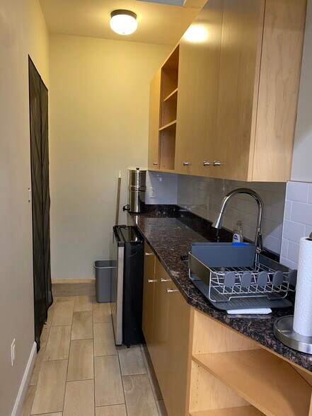 More Photos Of 6721 13th Ave, Brooklyn Office For Sale