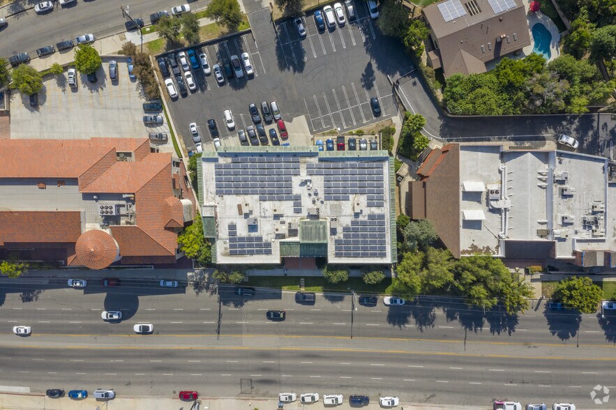 More Photos Of 20350 Ventura Blvd, Woodland Hills Office For Lease