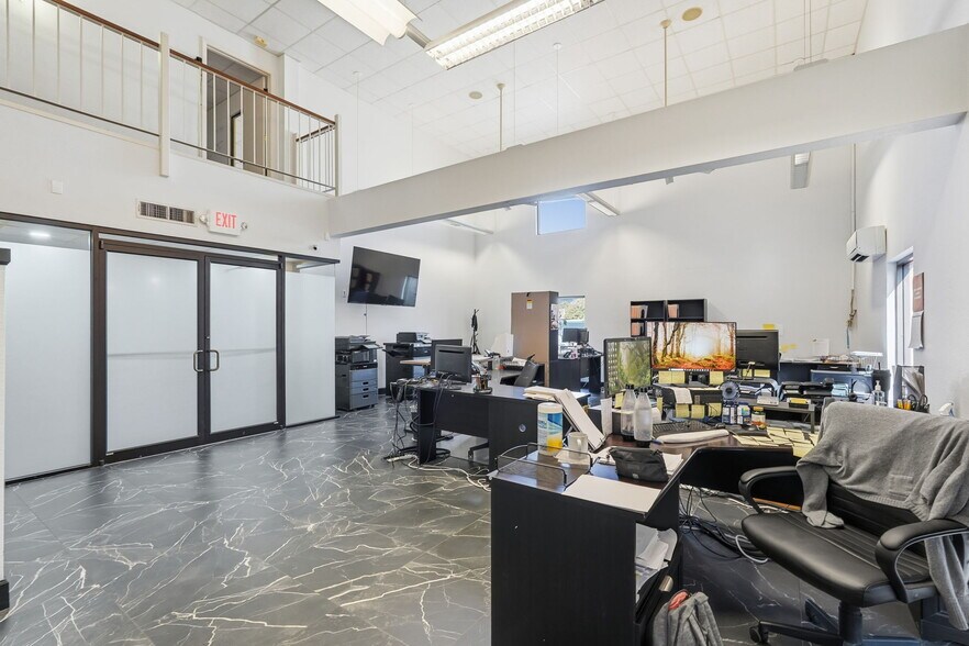 More Photos Of 10812 Gandy Blvd N, Saint Petersburg Medical For Lease