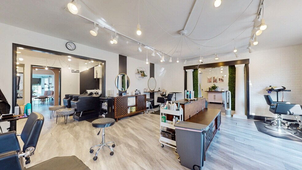 More Photos Of 143 Chenoweth Ln, Louisville Freestanding For Lease