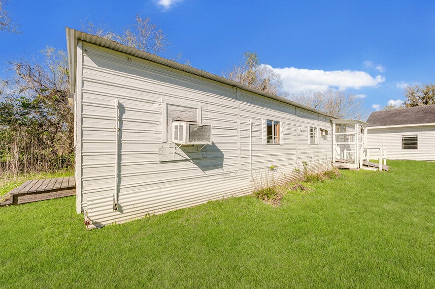 More Photos Of 3922 County Road 353, Brazoria Religious Facility For Sale