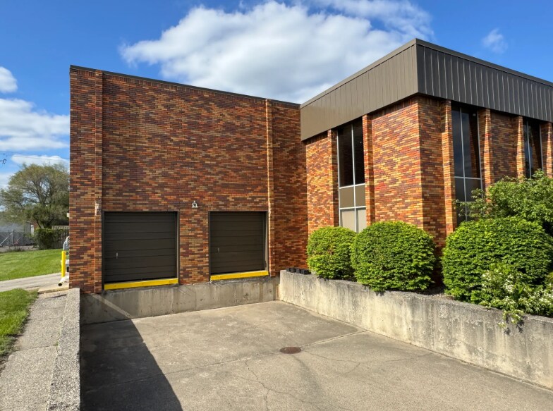 More Photos Of 34100 Industrial Rd, Livonia Warehouse For Lease
