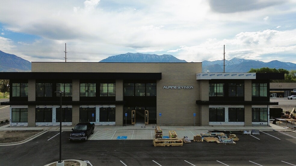 Primary Photo Of 307 N Geneva Rd, Vineyard Medical For Lease