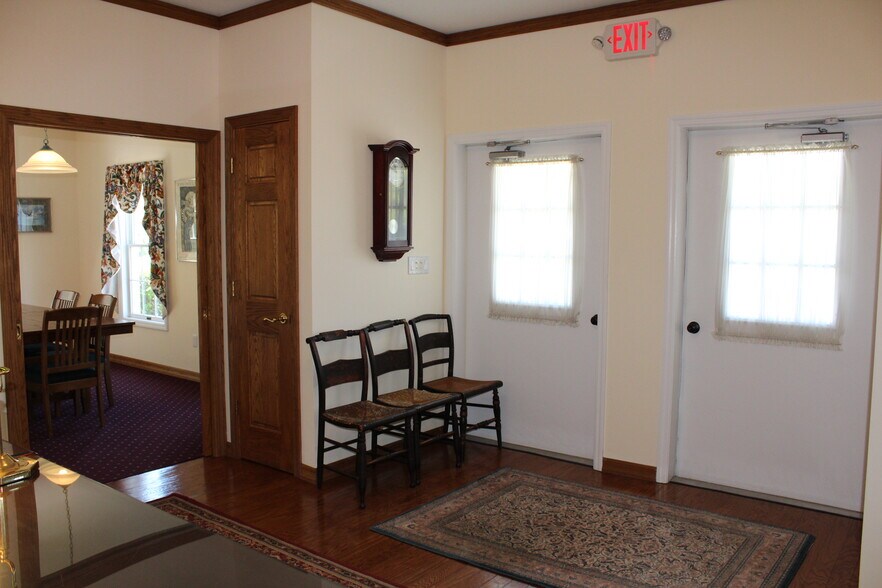 More Photos Of 1866 Commerce St, Yorktown Heights Office Residential For Lease