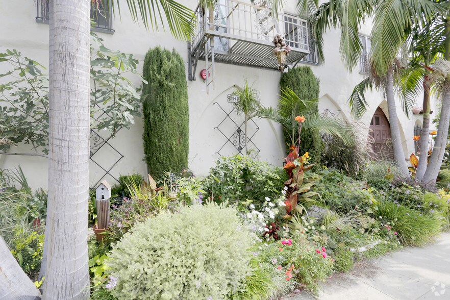 More Photos Of 1939 N Kenmore Ave, Los Angeles Apartments For Sale