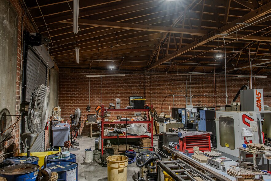 More Photos Of 2456 E 57th St, Huntington Park Warehouse For Sale