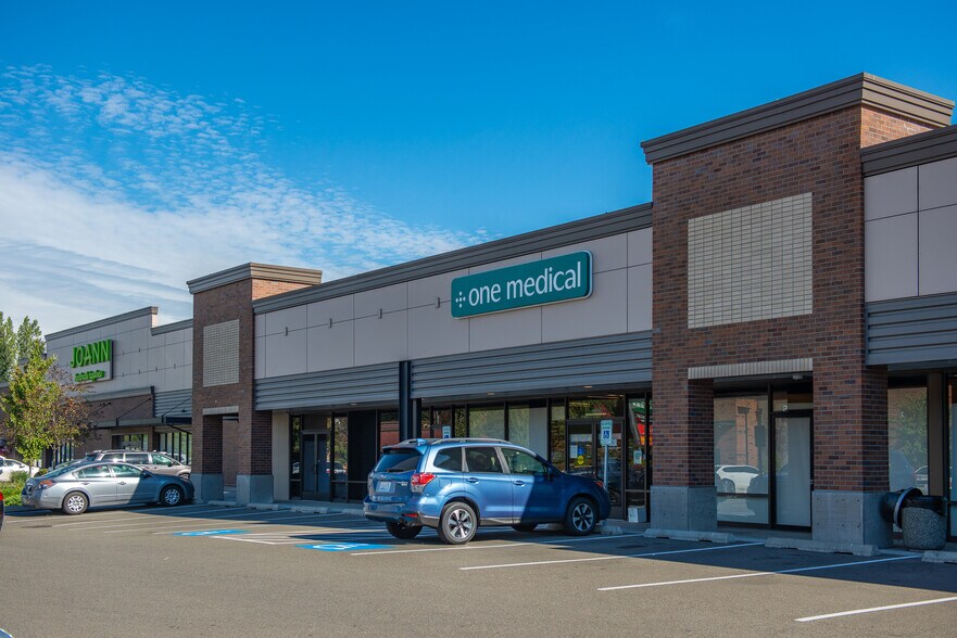 More Photos Of 15252 Aurora Ave N, Seattle General Retail For Lease